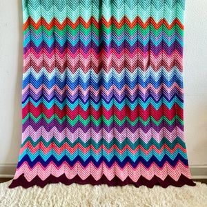 Vintage 1970s hand knit throw blanket